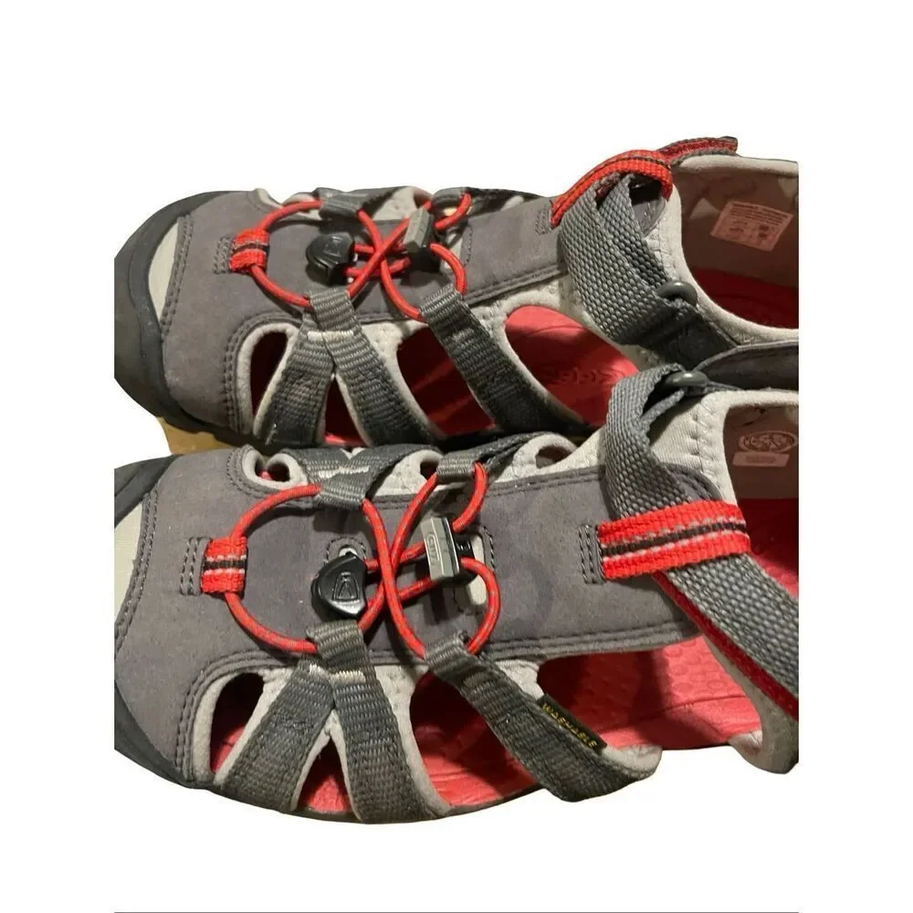 Keen Kids Gray Red Seacamp II CNX Waterproof Hiking Water Shoe Sandals Size 6